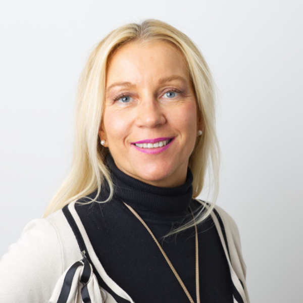 SIBYLLE  THOMAS-GOEBELBECKER