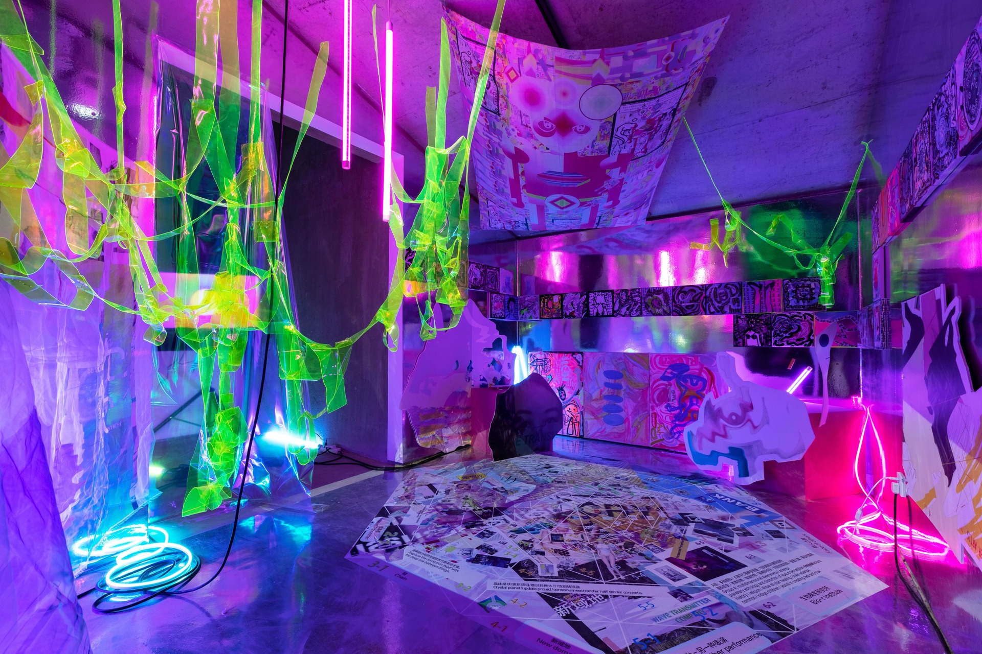 Wave Transmitter Crystal World exhibit by Luo Wei