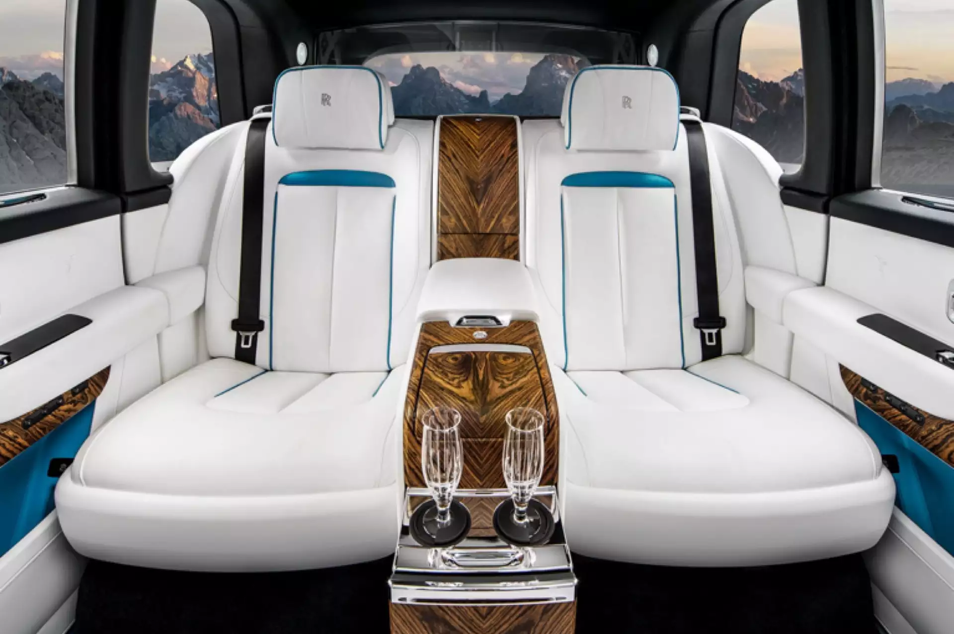 What It's Like Inside Rolls-Royce's $410,000 Luxury SUV