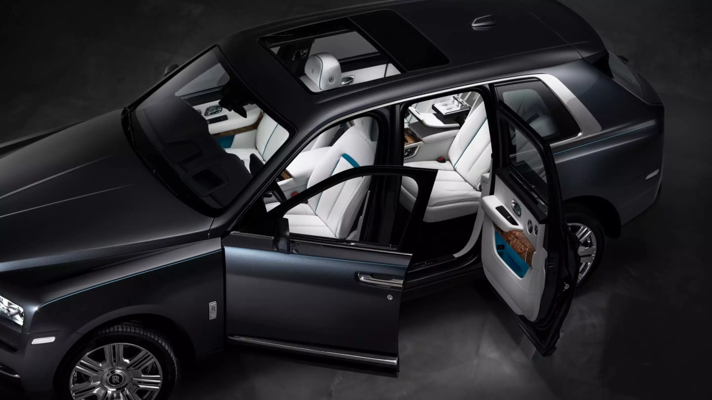 Rolls-Royce › Cullinan 2022 черный