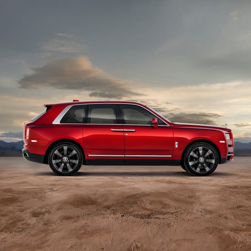 From urban adventures to journeys into the wilderness. Handle any environment with absolute authority in the most capable Rolls-Royce ever created. 