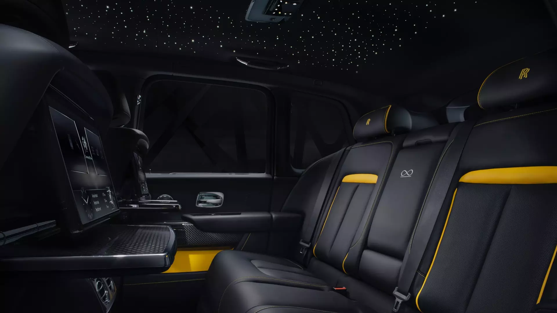 Rolls  Royce Cullinan Black Badge 2021