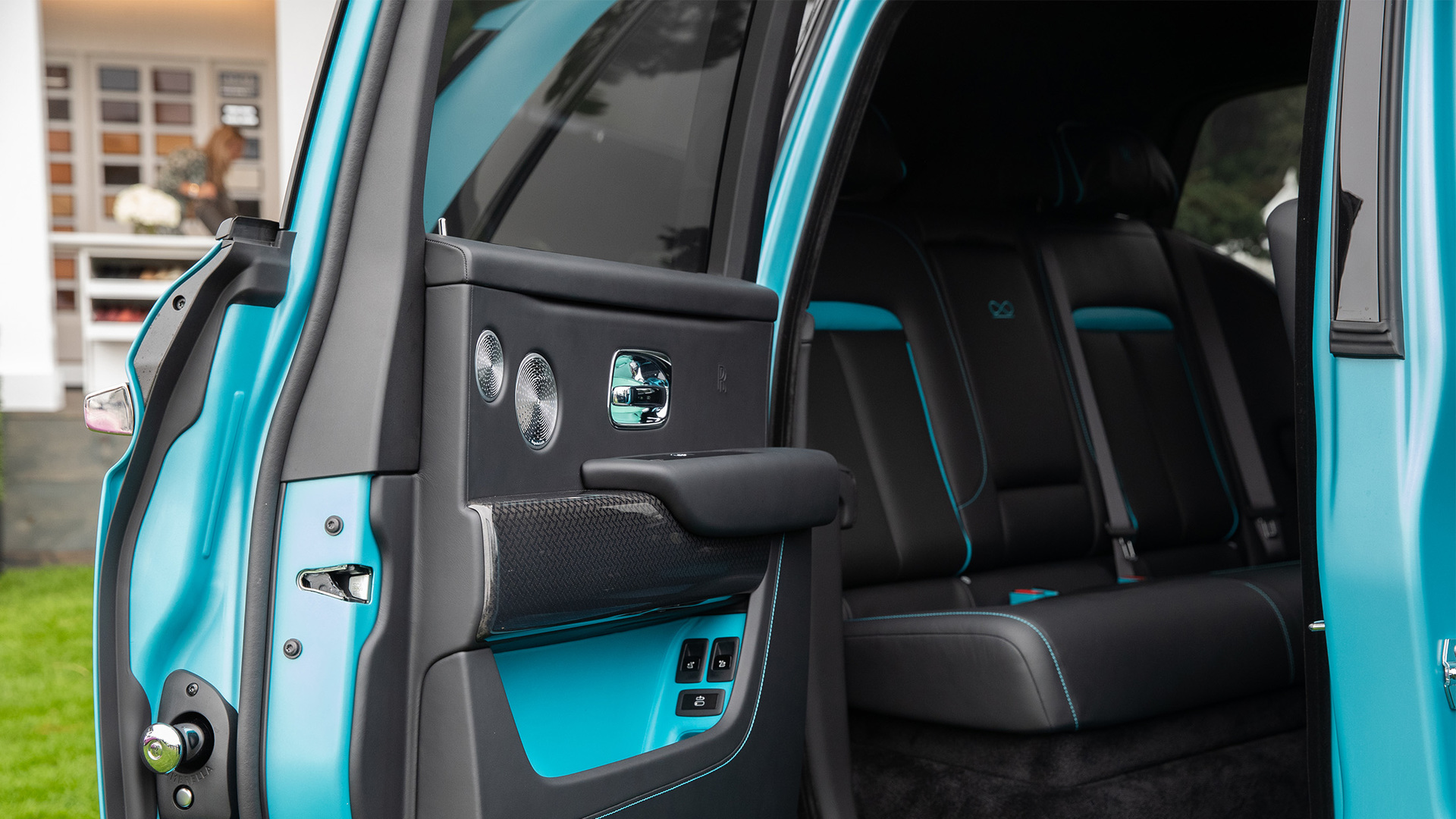 Door open on Black Badge Cullinan