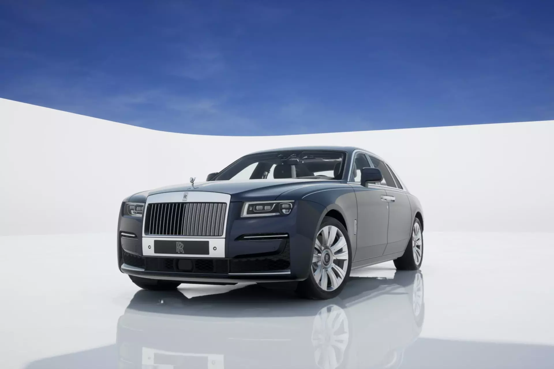 Chi tiết siêu xe RollsRoyce Ghost 2021 giá từ 30 tỷ đồng  Tạp chí Doanh  nghiệp Việt Nam
