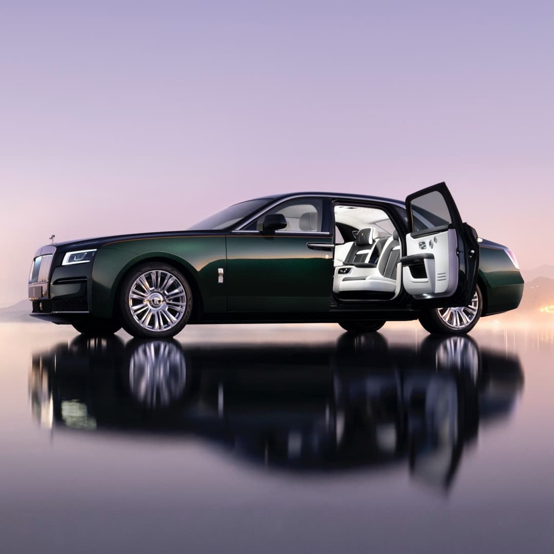 Making its debut in 2020, the new Ghost Extended is a motor car for those seeking clarity. Within the serene realm of its cabin, time and space are yours alone.