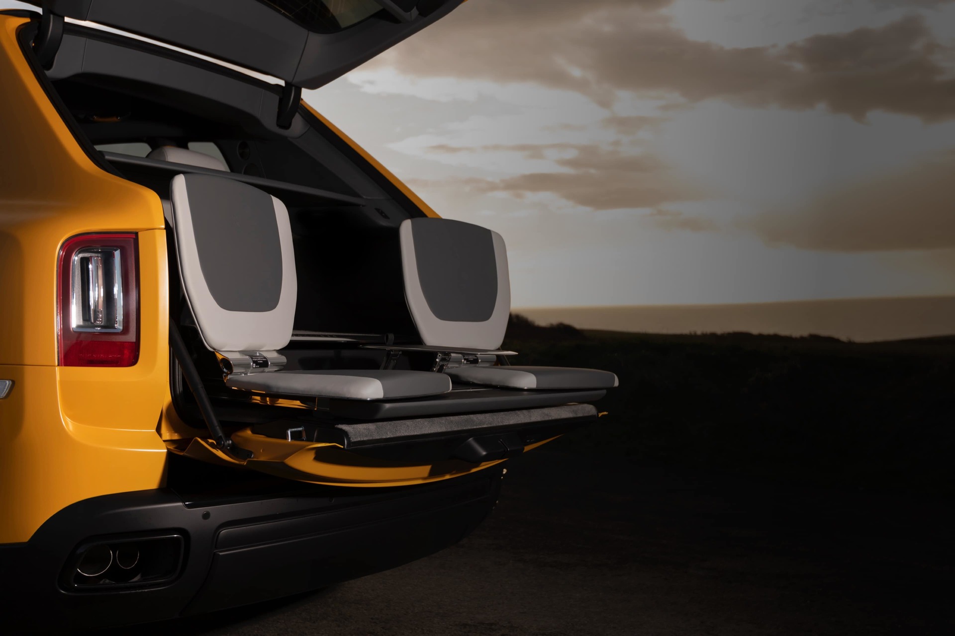 The viewing suite offering stunning views with the bespoke Rolls-Royce Black Badge Cullinan Capella motor car