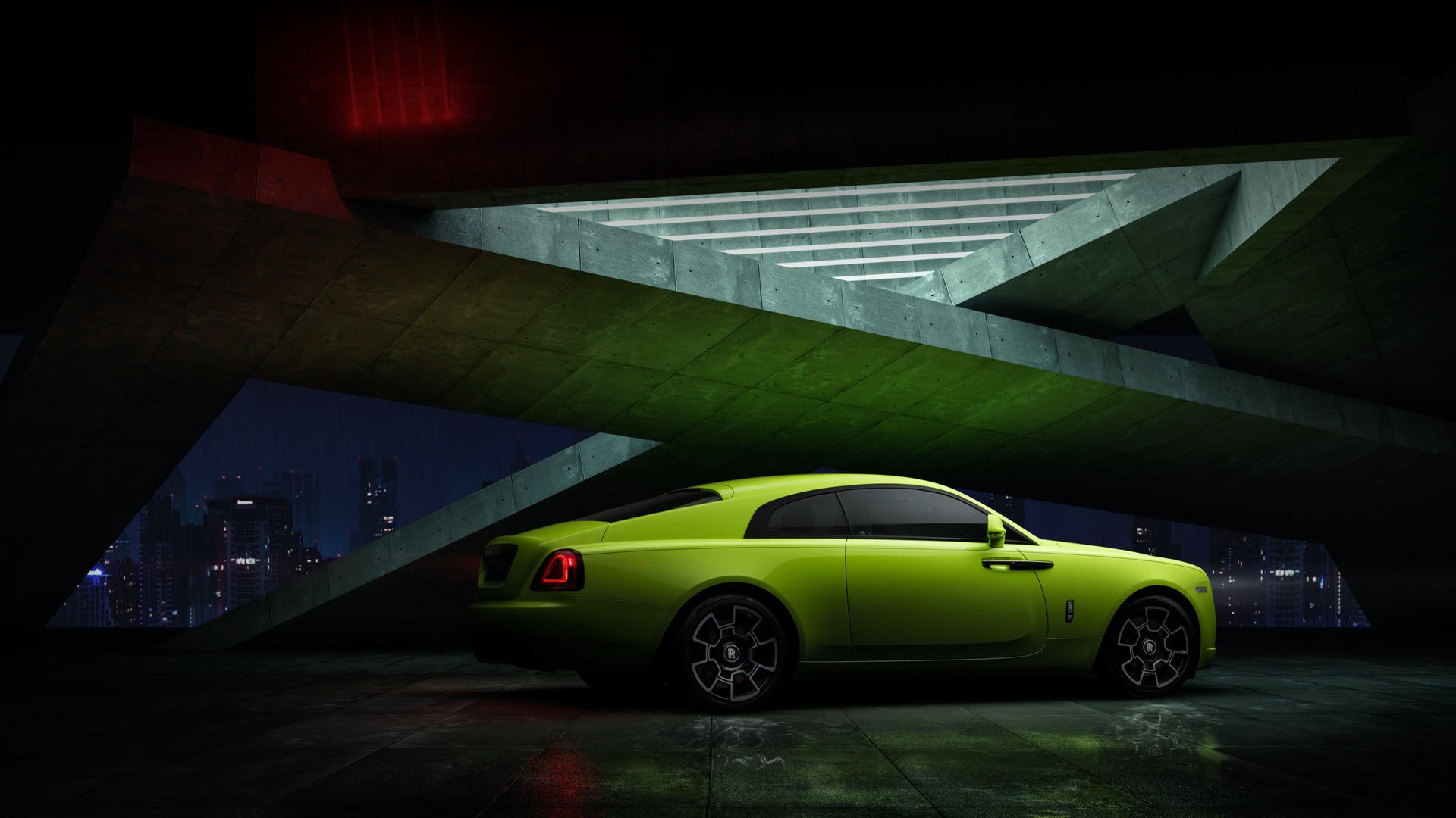 Side view of a Black Badge Wraith in lime rock green colour.