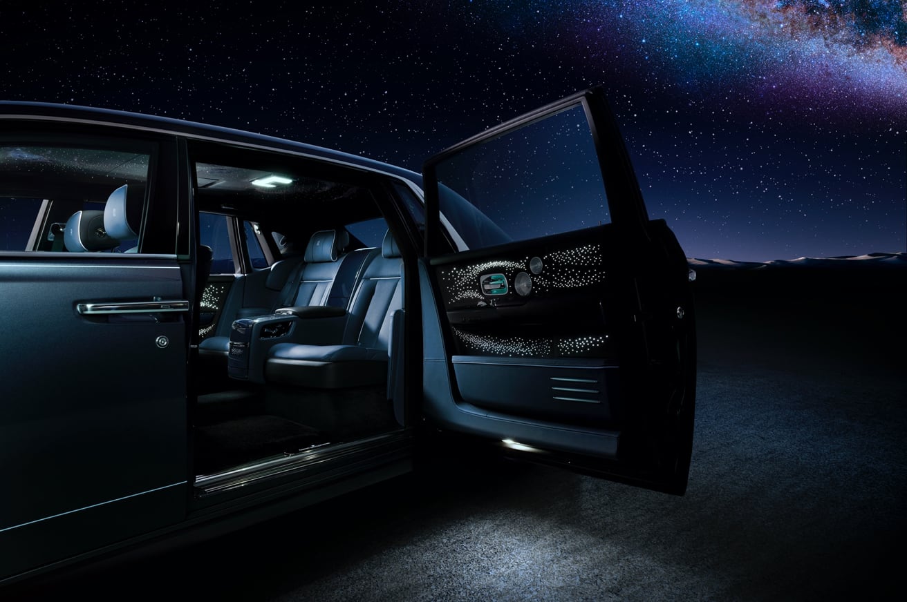 Frozen flow of time door panels