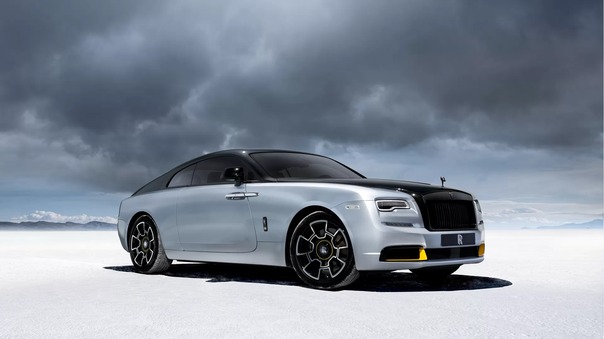 Stunning Custom RollsRoyce Wraith Black Badge Is a Proper MatteGlossy  Adieu  autoevolution