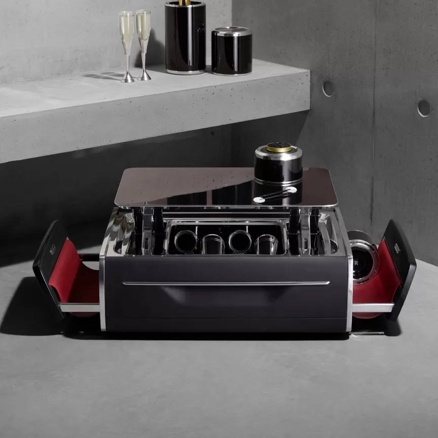 Elevate your Rolls-Royce experience with luxury accessories, meticulously crafted for the connoisseur. 