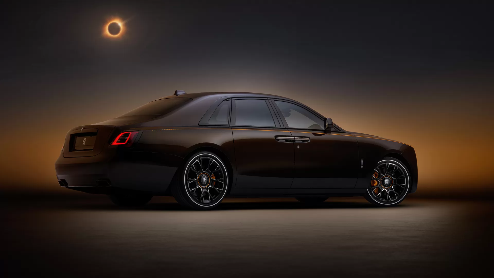 Full right side profile of Black Badge Ghost Ekleipsis 