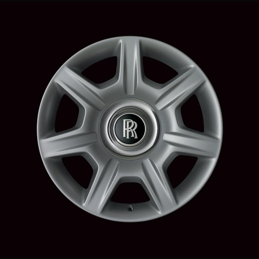 <p>Seven spoke design and available in two finishes, matt silver and high gloss black finish.</p>