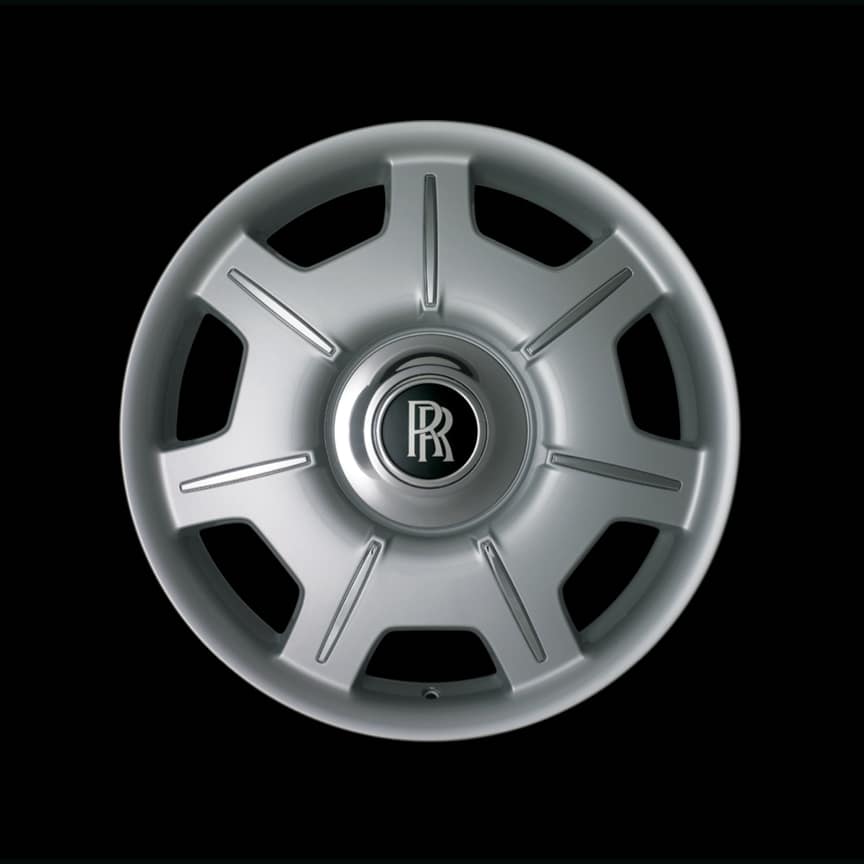 <p>Seven spoke design and available in a silver and chromed finish.</p>