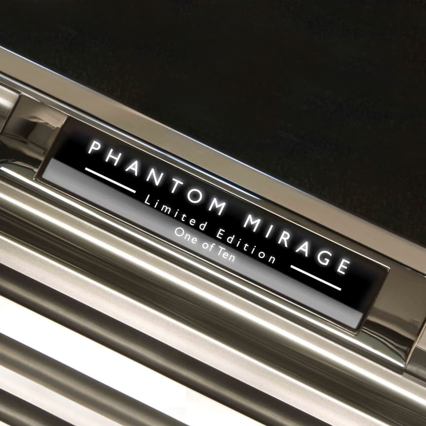 <p>Create an inviting glow to your vehicle with the Illuminated Treadplates, which work with the interior lighting of your Rolls-Royce. For a personal<br>
touch, add your own message or insignia, which can be included discreetly onto your treadplates.</p>