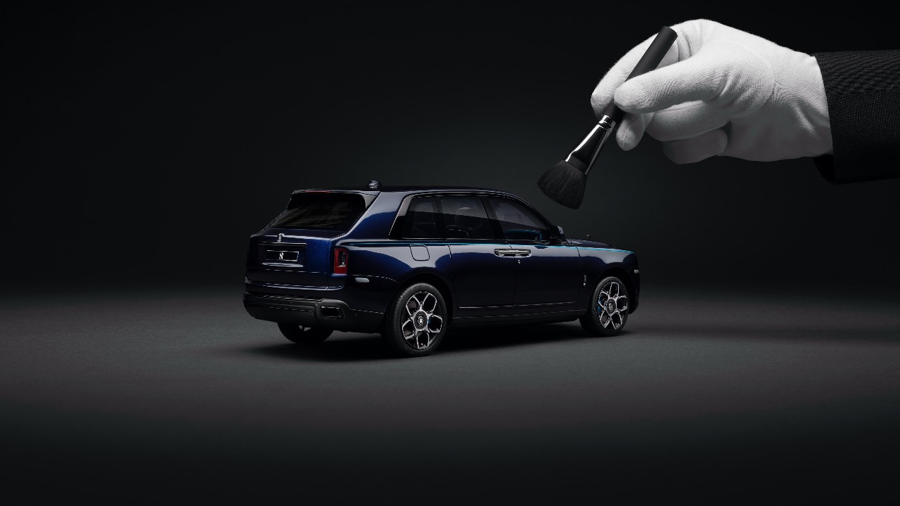 Replica Model Car Cullinan Black Badge 1:18