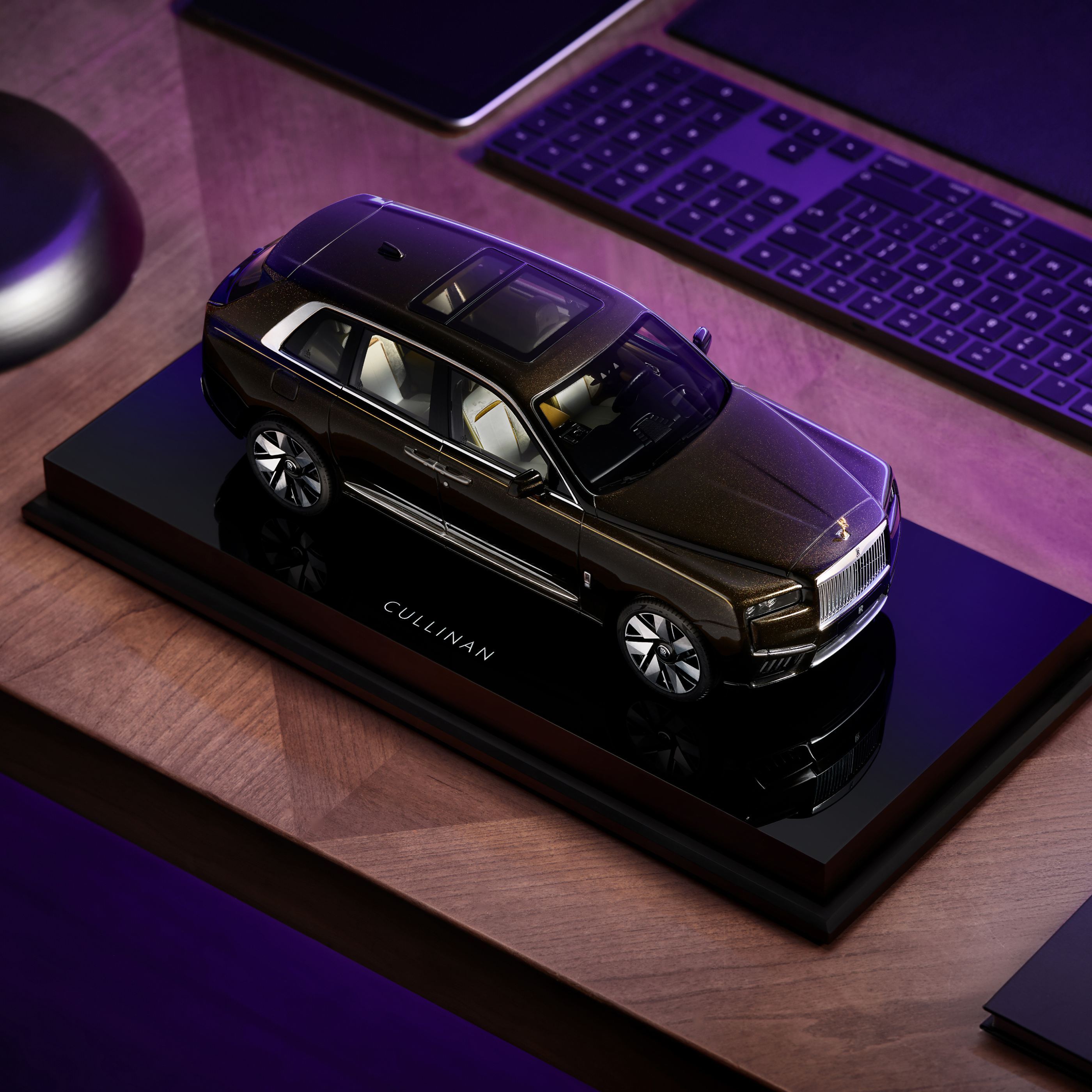 レプリカ・モデルカー CULLINAN 1/18 レプリカ・モデルカー CULLINAN 1/18