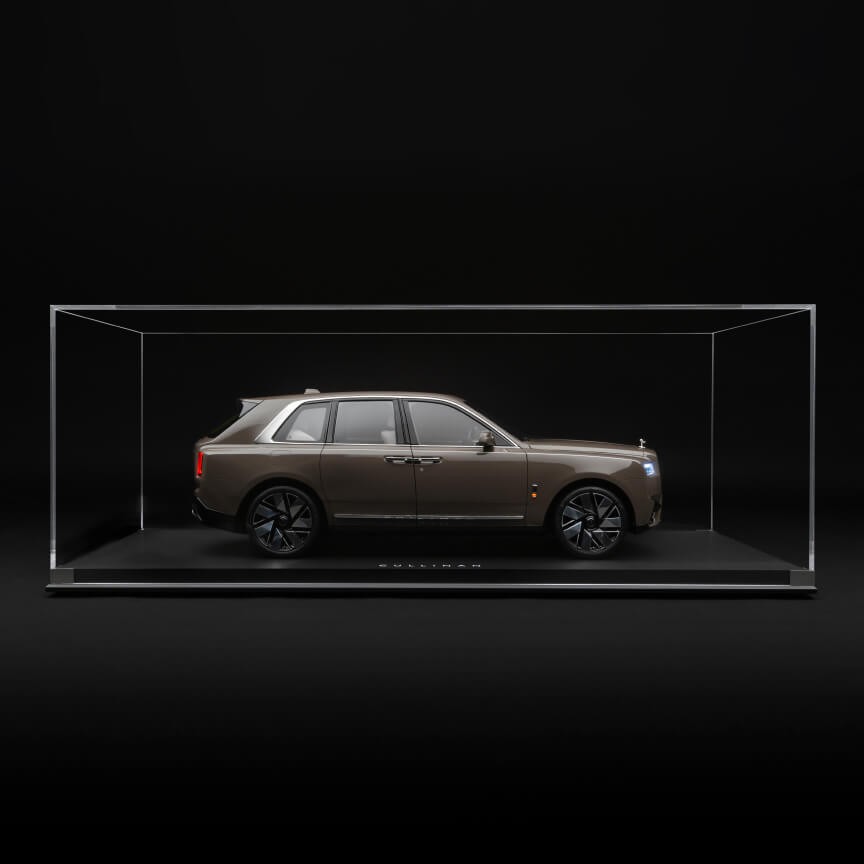 Original 1:18 Rolls-Royce Cullinan SUV BB Diecast Car Model