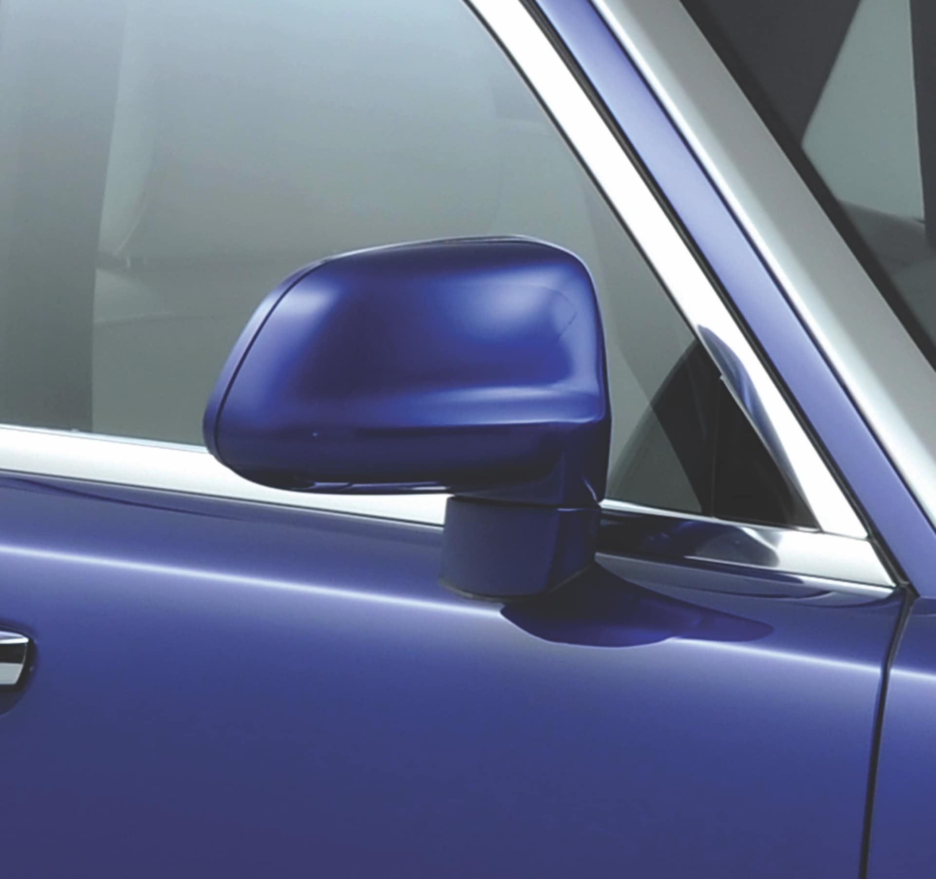 Close-up of restyled mirror blending seamlessly with the exterior of the Rolls-Royce motor car for a contemporary feel