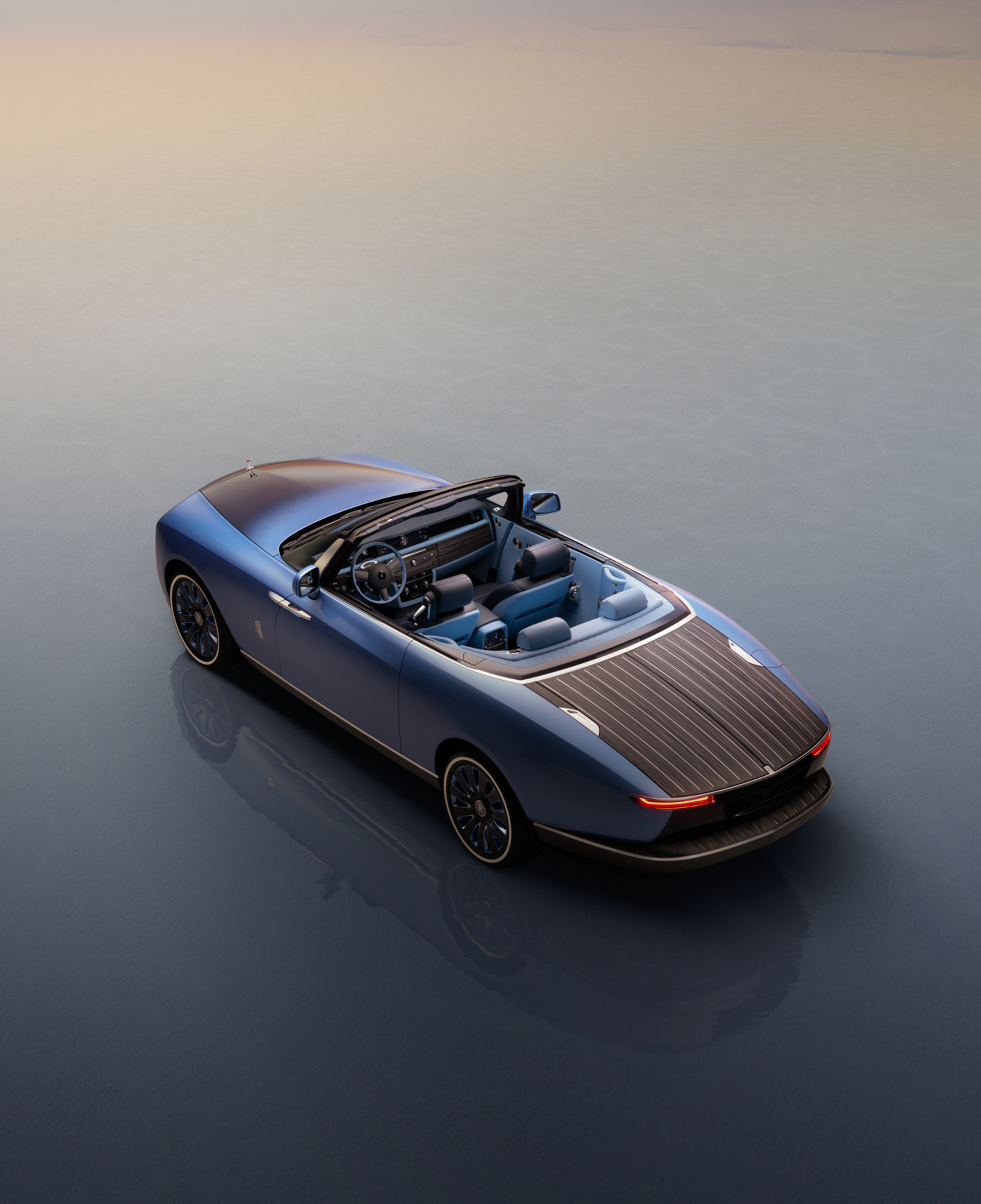 overhead image of the Boat Tail on the salt flats with the coupe down