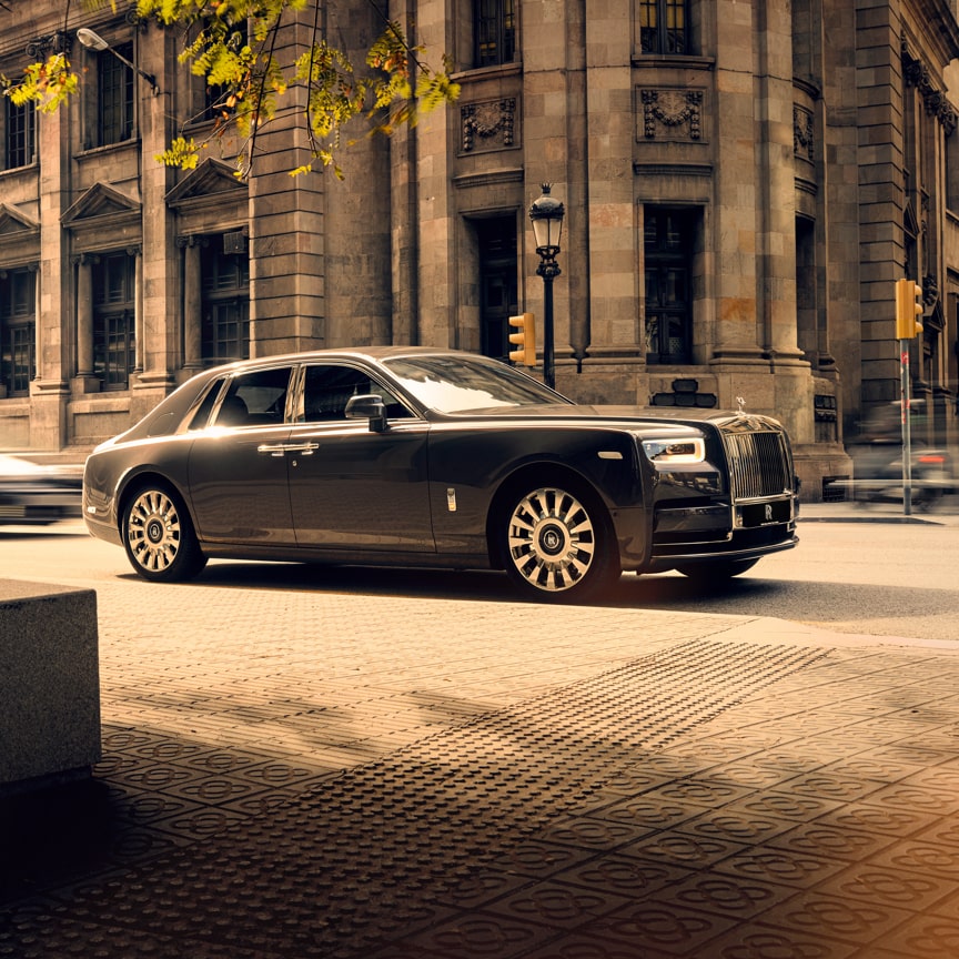 The personalised experience of Rolls-Royce Motor Cars is reflected in our flexible, convenient payment and leasing options – available to fit the discrete needs of qualified drivers.  