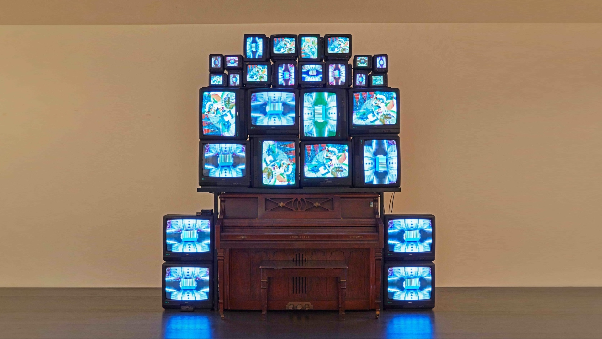 Nam June Paik, 1994, Pyramid Interactive, courtesy Kukje Gallery