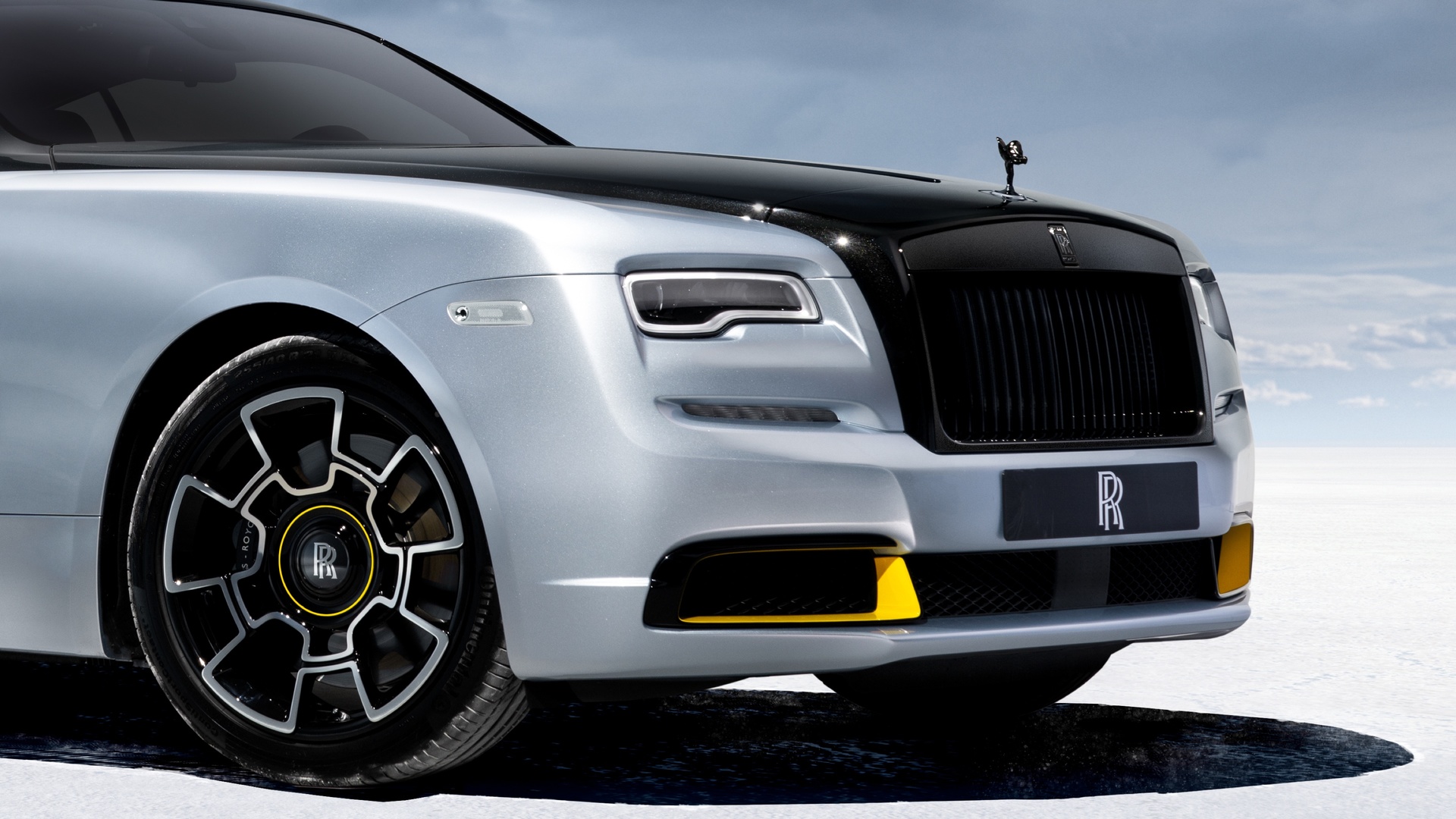 Front depiction of the Wraith Landspeed Collection Car on the salt flats