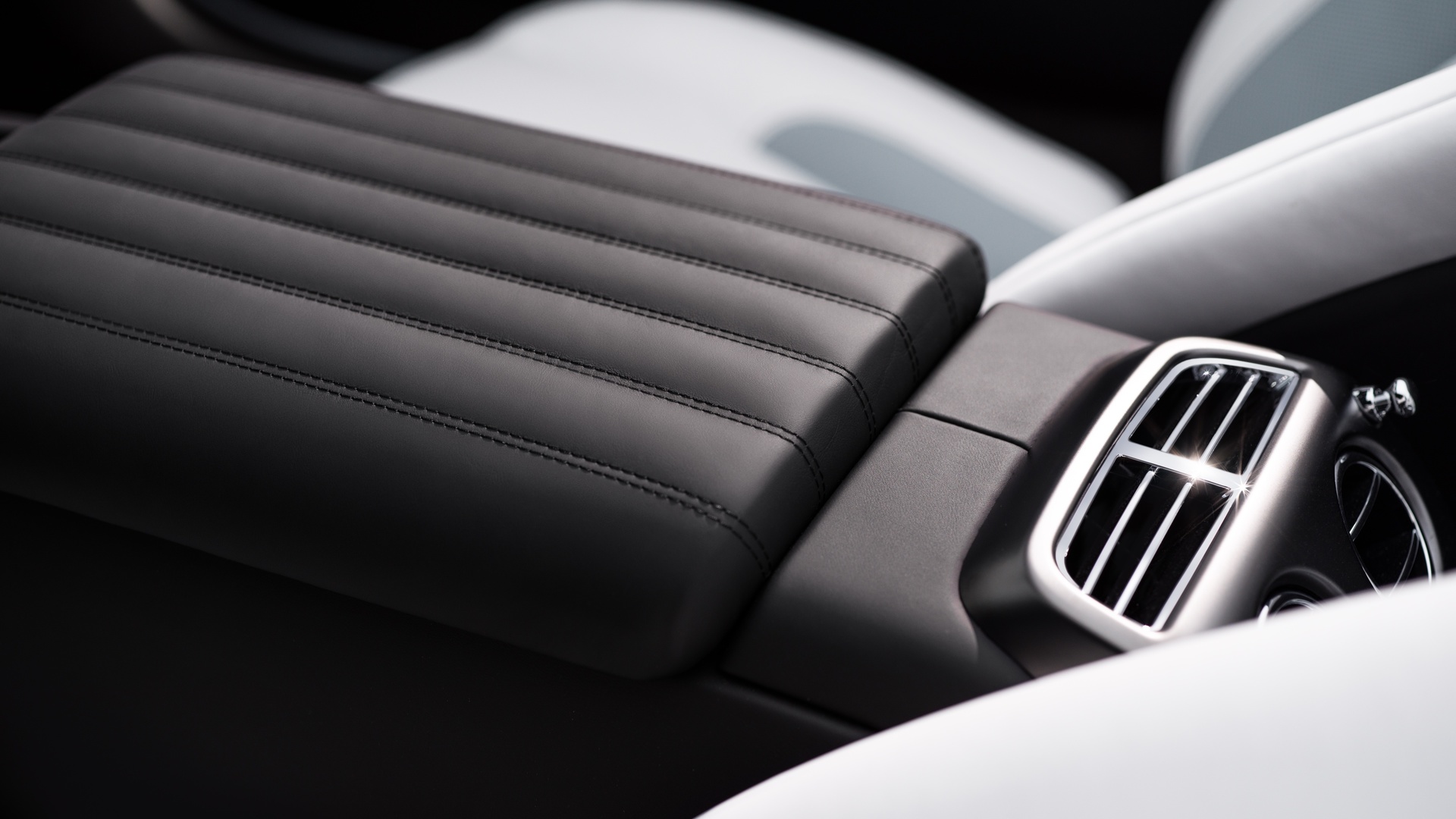 Dawn Landspeed quilted armrest