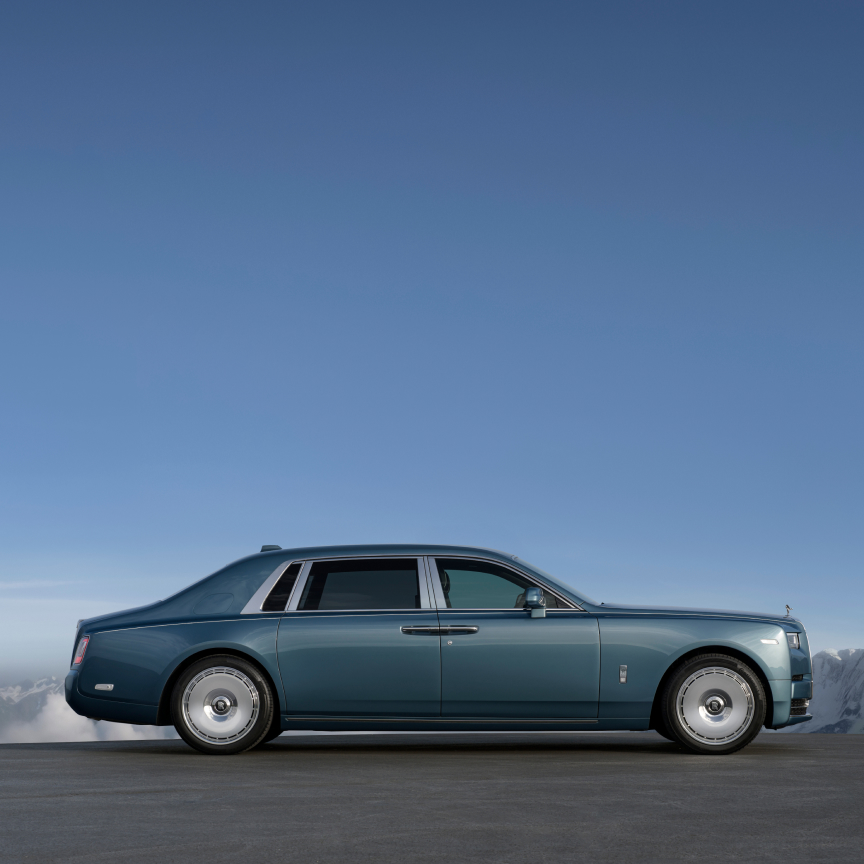 Serenity awaits with Phantom Extended — the pinnacle Rolls-Royce realised through master craftsmanship.