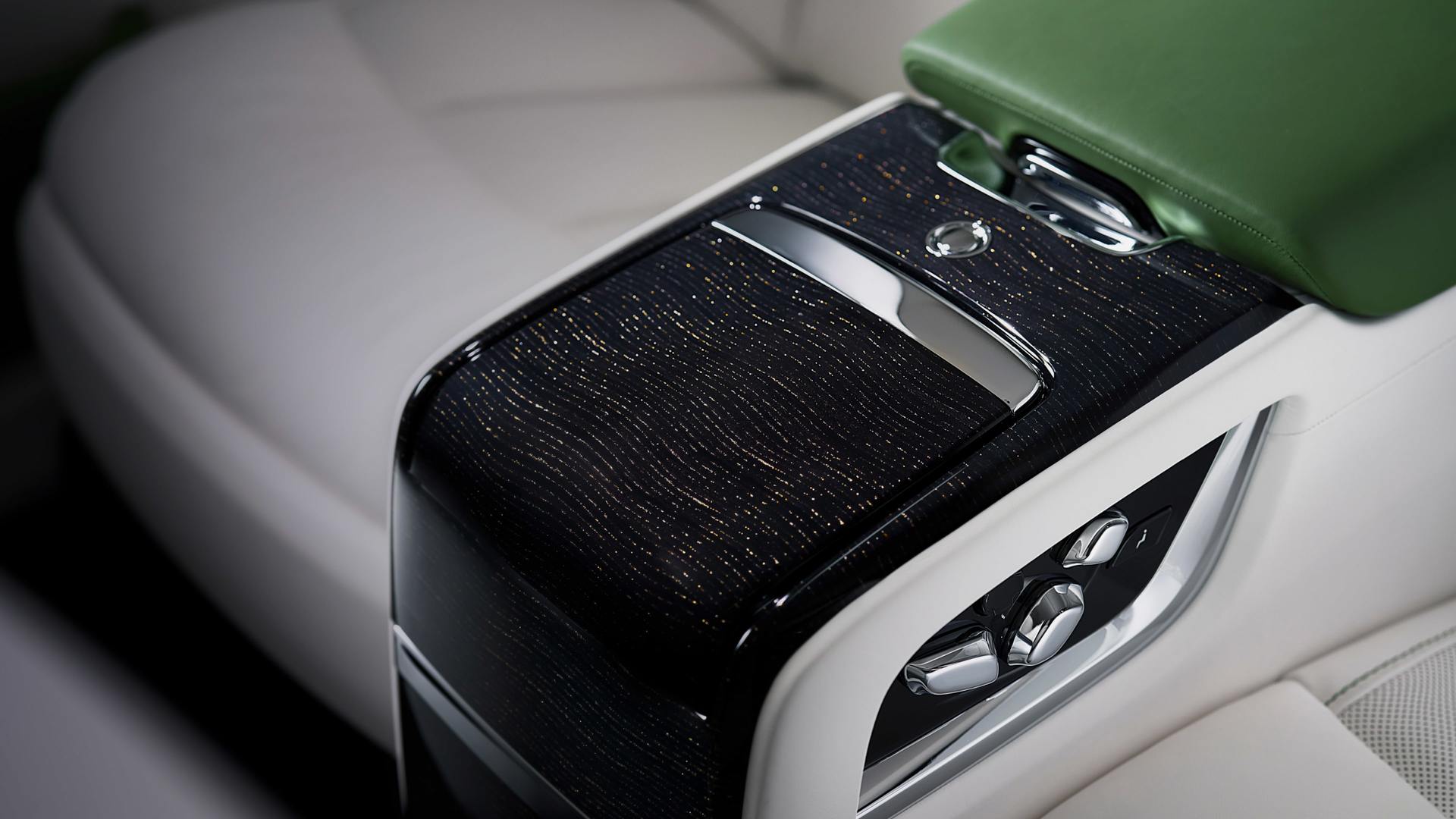 rolls royce phantom extended used Detail of the armrest for rear seats