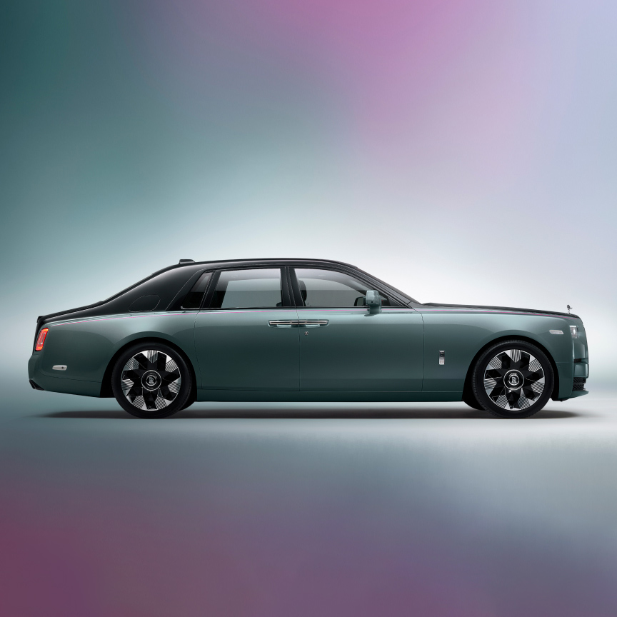 phantom motorino Phantom Series II is not only an icon, but also the realisation of your desires. Craft a motor car that reflects your individual tastes, made possible through our Bespoke services.