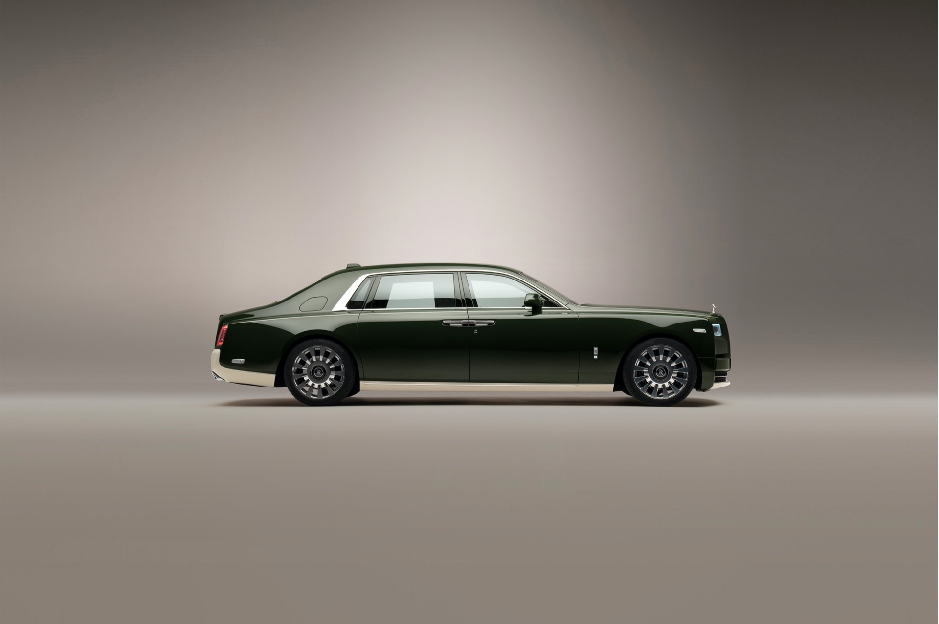 side shot of a Rolls-Royce Phantom Oribe in green