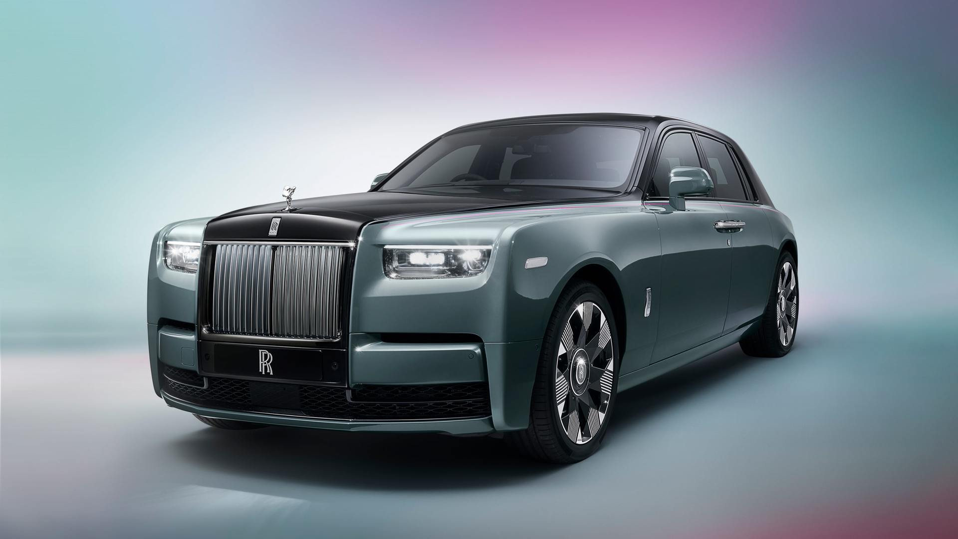 rolls royce phantom salon Front view of a Rolls-Royce Phantom Series II