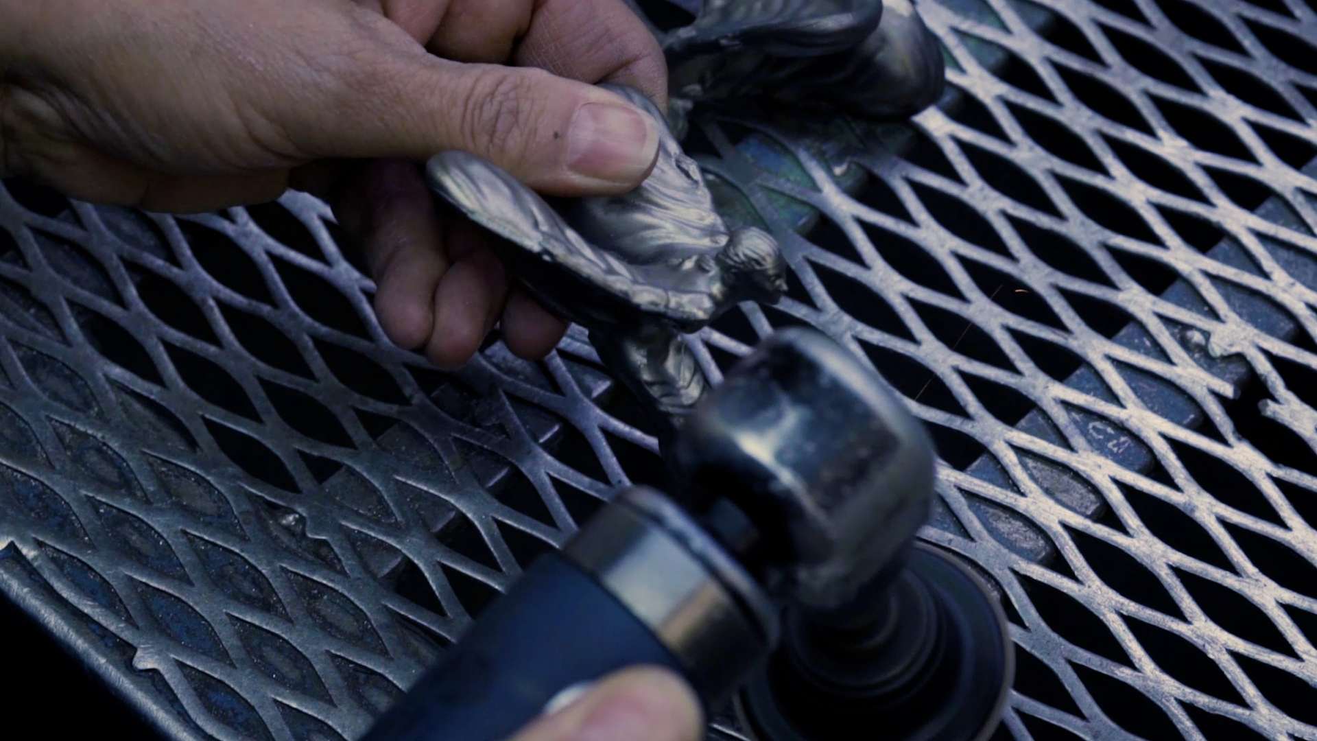 Polishing Spirit of Ecstasy design using a tool