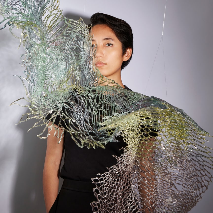 In keeping with the hybrid nature of her practice, Scarlett Yang’s artwork is composed of two elements.