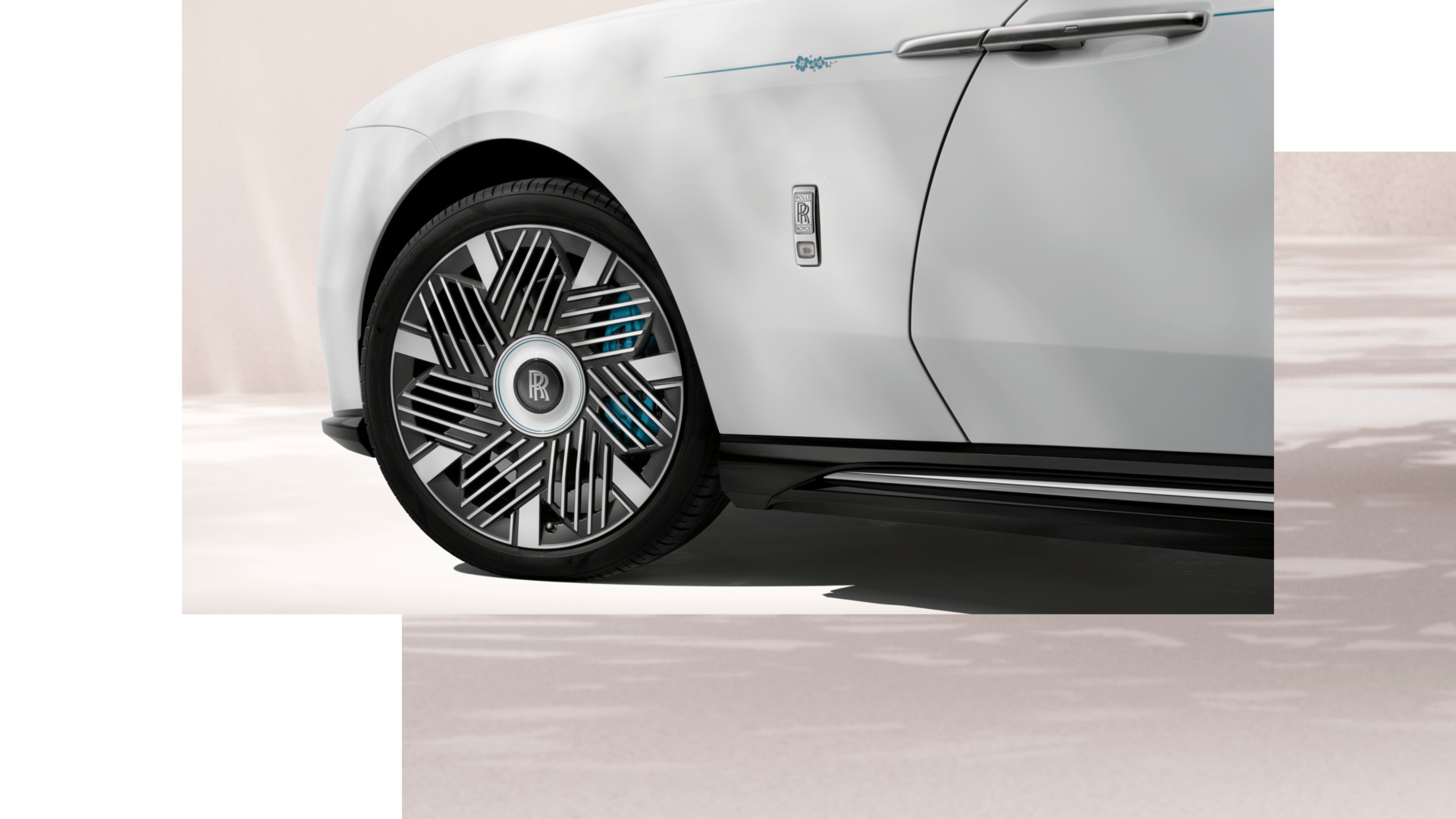 Close up of Spectre inspired by Primavera wheel detail