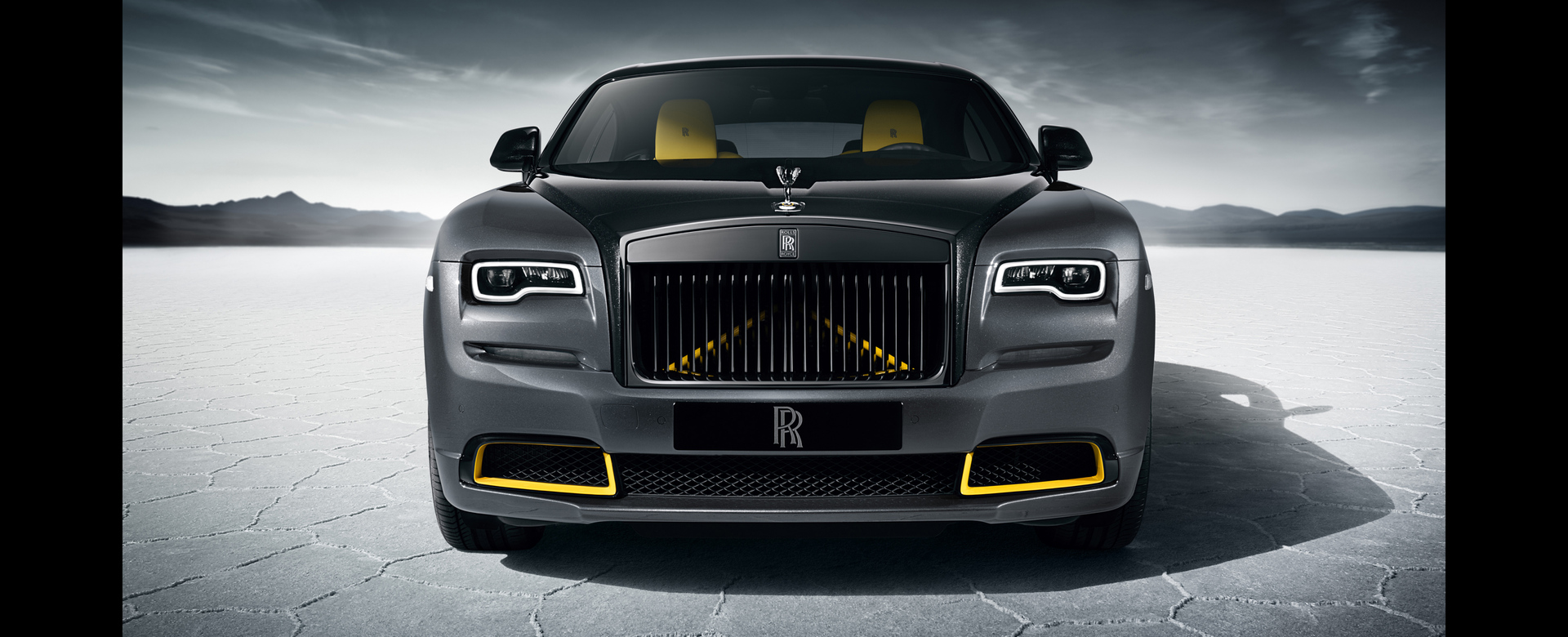Front of the Black Badge Wraith Black Arrow